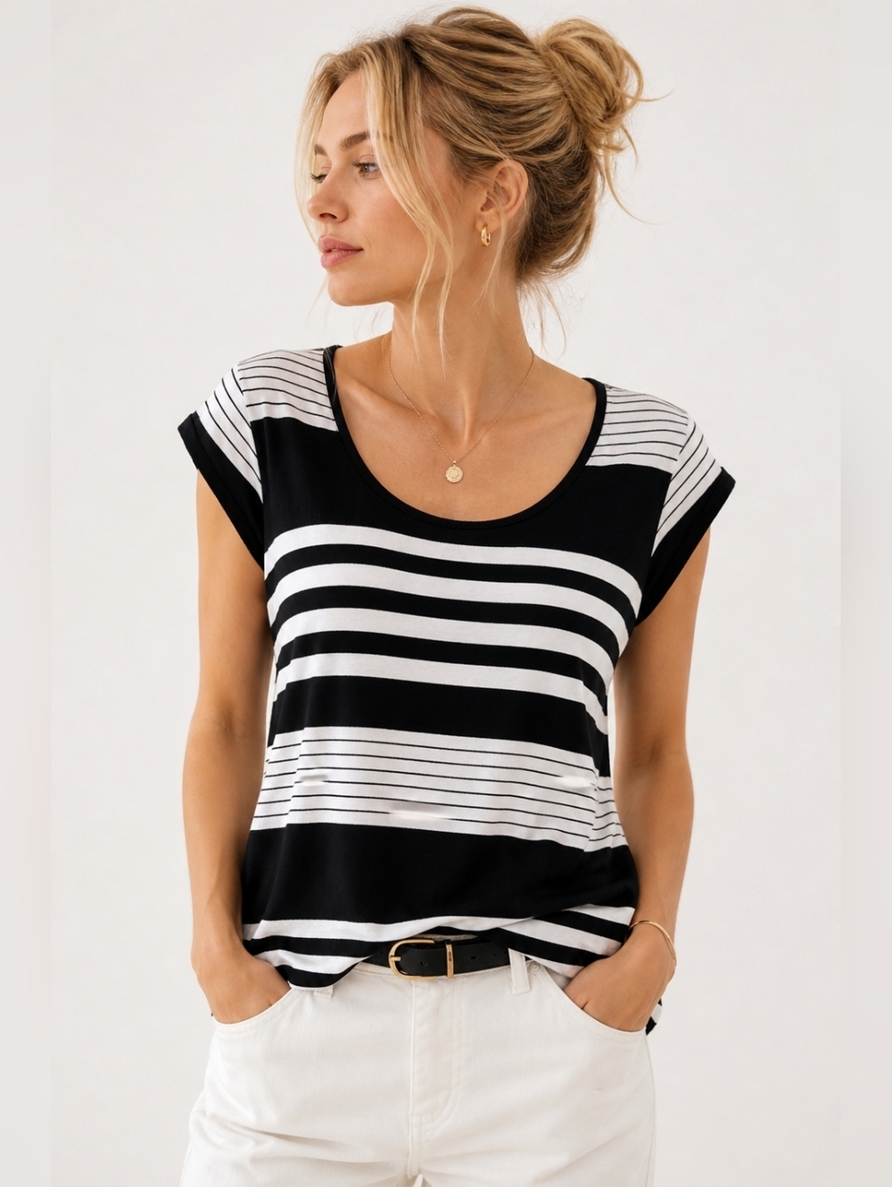 Olivia Moon Striped Tee L Black White Scoop Neck Soft Stretch